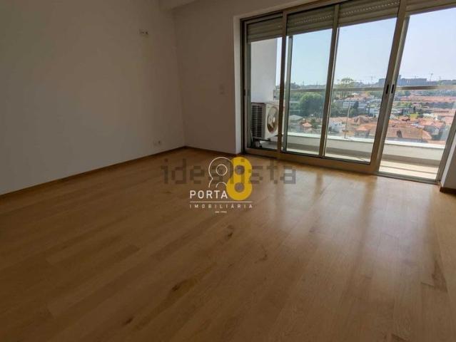 Apartamento em Soares dos Reis Rasa de Cima, Mafamude