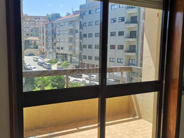 Apartamento em Soares dos Reis Rasa de Cima, Mafamude