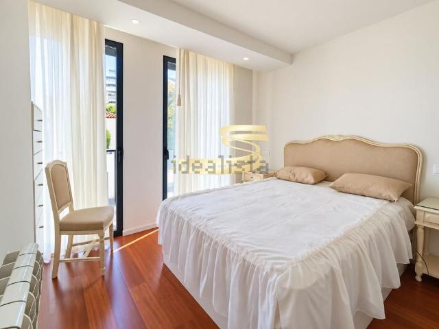 Apartamento em Soares dos Reis Rasa de Cima, Mafamude