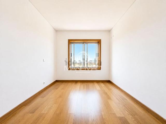 Apartamento em Soares dos Reis Rasa de Cima, Mafamude