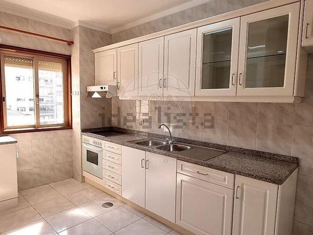 Apartamento em Soares dos Reis Rasa de Cima, Mafamude