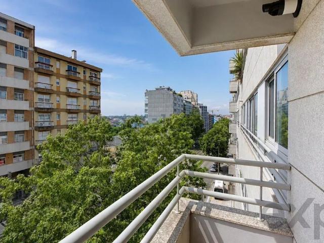 Apartamento em Soares dos Reis Rasa de Cima, Mafamude