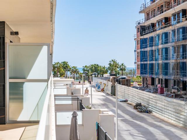 Apartamento en 1ª línea de playa con vistas al mar – Ciudad. 82m² Oropesa del Mar