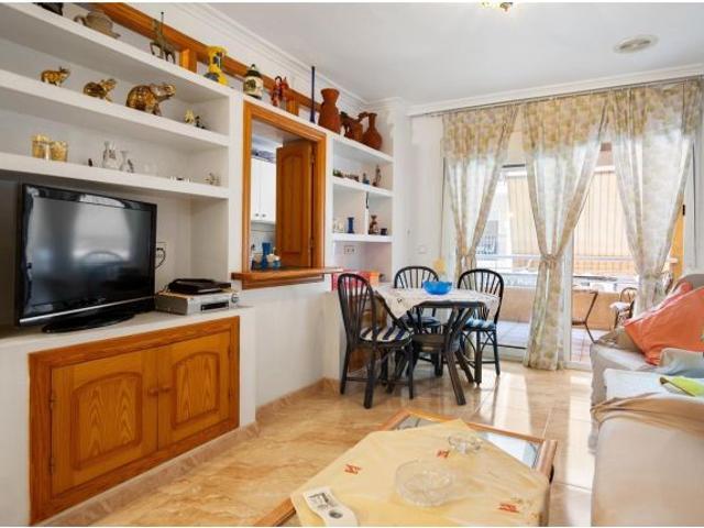 APARTAMENTO EN 1ª LINEA EN LA MATA CENTRO