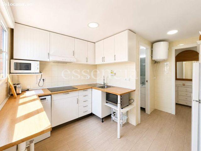 APARTAMENTO EN 1ERA. LINEA DE PLAYA DE GANDÍA – VISTAS ESPECTACULARES, PLAYA Y RENTABILIDAD