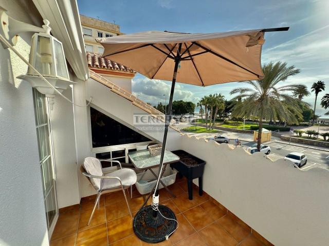 Apartamento en venta en Torre del Mar, Centro. ÁTICO EN 1a LÍNEA DE PLAYA SIN ASCENSOR. Apartamentos Torre del.