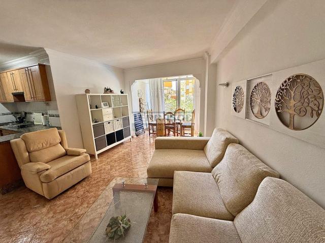 Apartamento en venta en Torre del Mar, Poniente Faro. AMPLIO APARTAMENTO DE 1 DORMITORIO A DOS MINUTOS DE LA PLAYA. Apartamentos Torre del.