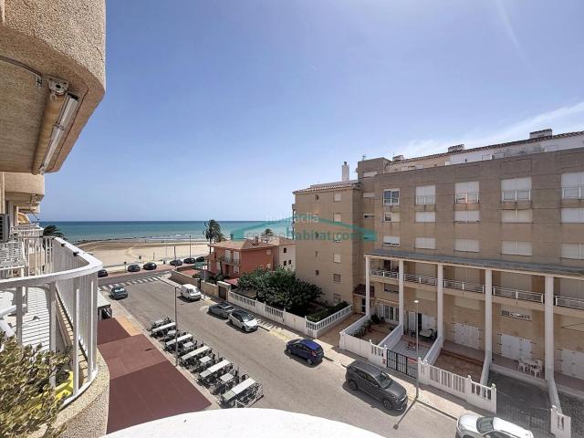 Apartamento en venta en Torreblanca. APARTAMENTO EN PRIMERA LÍNEA DE PLAYA EN TORRENOSTRA TORREBLANCA. Apartamentos.