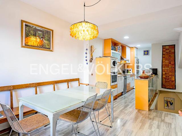 Planta baja en venta en Torrelles de Llobregat. Exclusiva planta baja de diseño en dos niveles con entrada independiente y terraza privada en Torrelles de Llobregat. Plantas bajas Torrelles de.