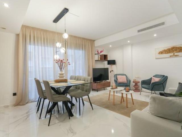Apartamento en Venta en Torrevieja, Alicante