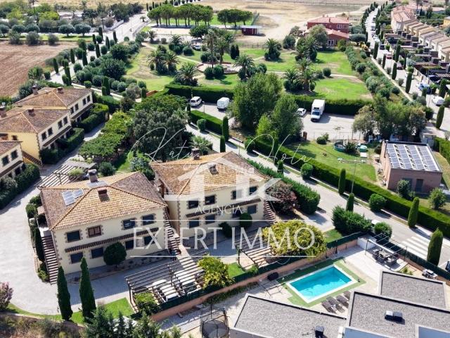 Apartamento en venta en Torroella de Fluvià. APARTAMENTO CON TERRAZA, PARKING CUBIERTO Y PANELES SOLARES EN TORROELLA DE FLUVIÀ. Apartamentos Torroella de.