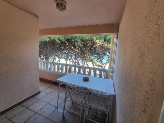 Apartamento en venta en Vila seca, La Pineda Costa Dorada. Exclusivo apartamento reformado en primera línea de mar en La Pineda. Apartamentos.