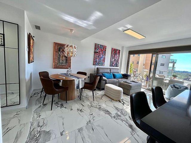 Apartamento en venta en Villamartin, Alicante Costa Blanca