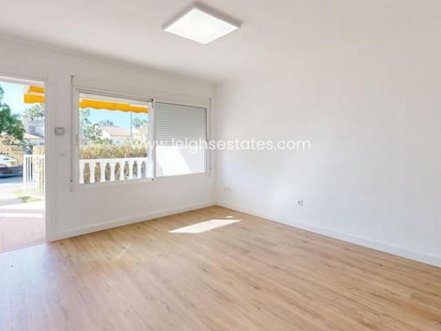 Apartamento en venta en Villamartin, Alicante Costa Blanca