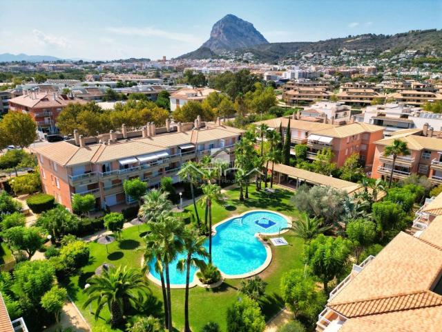 Apartamento en venta en Xàbia, Montañar El Arenal. Apartamento en venta en Vía Augusta Jávea Terraza sur, dos piscinas, garaje y a 500 metros del mar. Apartamentos.