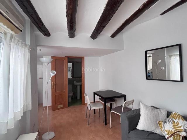 Apartamento en venta en Zaragoza, Alfonso. Departamento en el centro de Zaragoza, calle Vírgenes. Apartamentos.