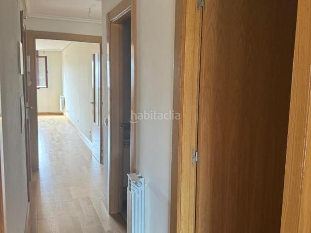 Apartamento en venta en Alberite. Apartamento en Alberite con balcón y trastero. Apartamentos.