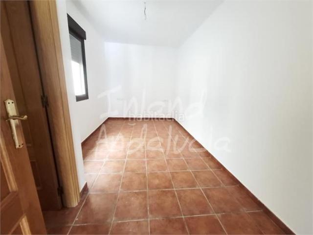 Apartamento en venta en Alcaucín. Apartamentos.