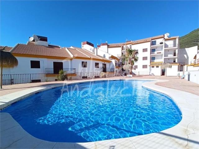 Apartamento en venta en Alcaucín. Apartamentos.