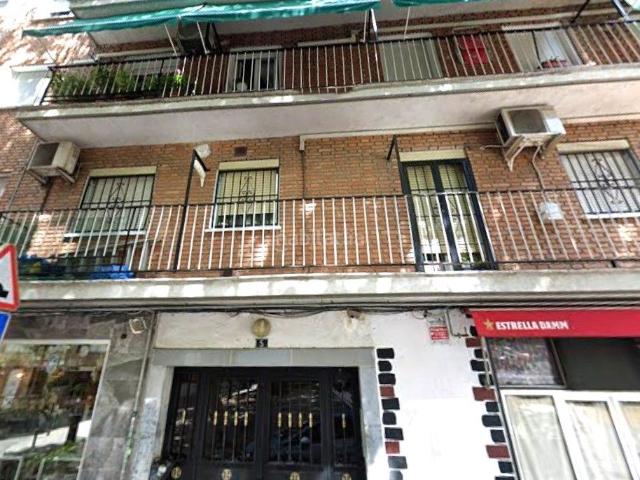 Apartamento en venta en Alcorcón, Zona Renfe. fantastico piso en muy buena zona de alcorcon sin posesion. Apartamentos.