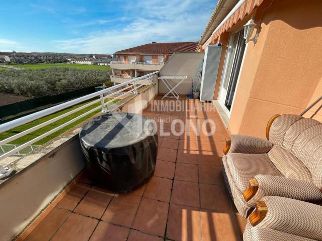 Apartamento en venta en Alesanco. Apartamento con amplia terraza. Apartamentos.