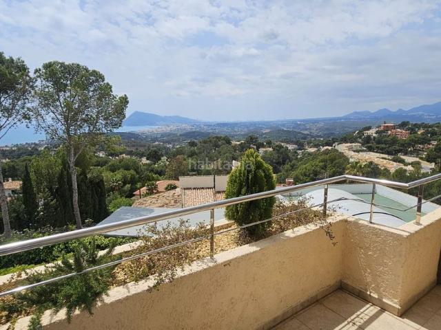 Apartamento en venta en Altea, Altea la Vella. MAGNIFICO ATICODUPLEX SITUADO JUANTO AL CAMPO DE GOLF CON VISTAS A LA BAHIA DE ALTEA. Apartamentos.