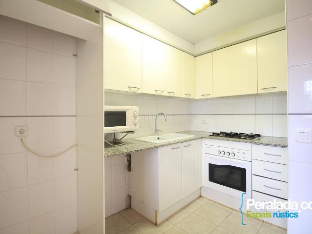 Apartamento en venta en Banyoles. Calma, confort, amplitud y luminosidad. Apartamentos.