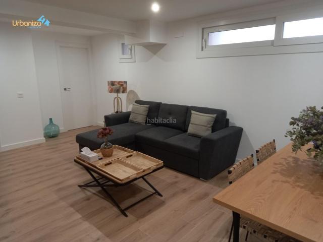 Apartamento en venta en Badajoz, Pardaleras. SE VENDE LOCAL ADAPTADO COMO APARTAMENTO EN SEMISOTANO DE 1 DORMITORIO A ESTRENAR, TOTALMENTE AMUEBLADO, SIN PISIBLIDAD DE CAMBIO. Apartamentos.