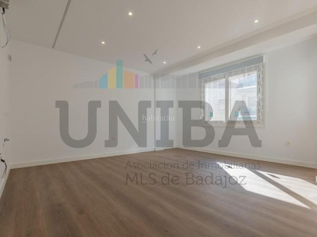 Apartamento en venta en Badajoz, Pardaleras. TU VIVIENDA COMPLETAMENTE REFORMADA ENTRE PARDALERAS Y EL CENTRO. Apartamentos.