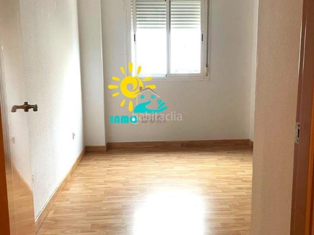 Apartamento en venta en Badajoz, San Roque Ronda Norte. SAN ROQUE 2 DORMITORIOS, BALCÓN Y ASCENSOR PARA HACERTE LA VIDA MÁS FÁCIL. Apartamentos.