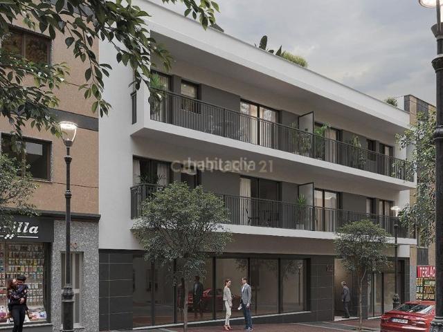 Apartamento en venta en Badalona, La Salut. Piso moderno con balcón en el corazón de Badalona. Apartamentos.