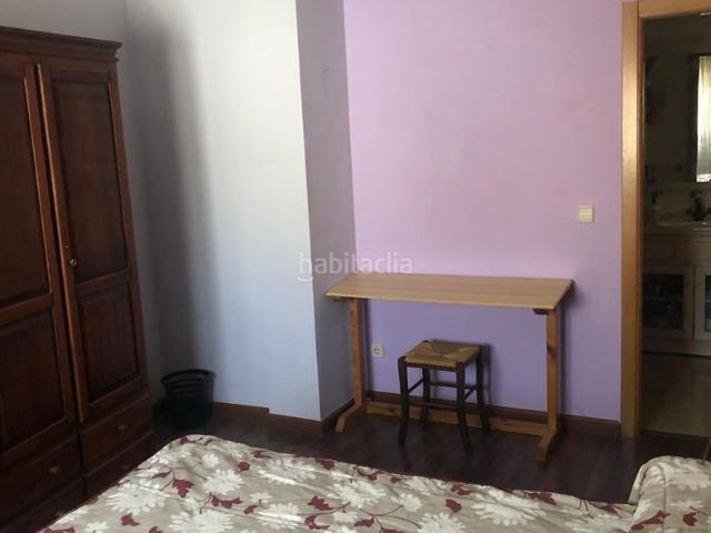 Apartamento en venta en Baeza. Piso cerca del centro y de la Academia de la G.C. Apartamentos.