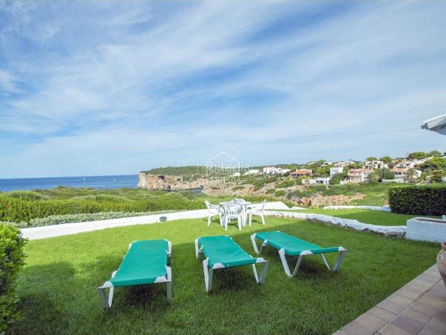 Apartamento en venta en Baleares Maó Mahón, Sant Climent Es Canutells. Vivienda adosada situada en 1ª línea de mar en Ses Tanques Menorca. Apartamentos Maó.