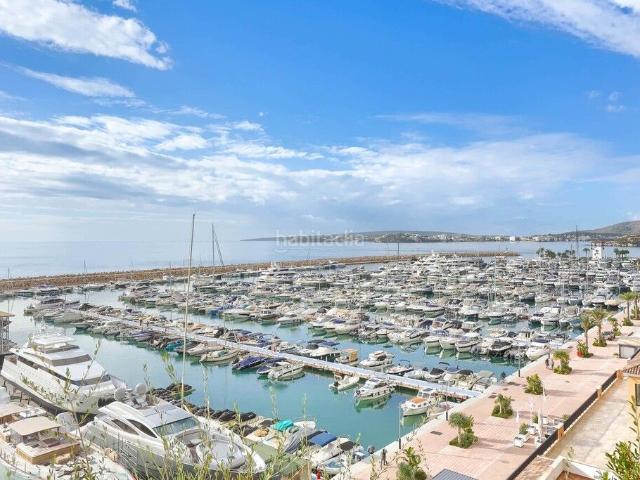 Apartamento en venta en Baleares Calvià, Portals Nous. Apartamento con vistas al mar situado en Portals Nous. Apartamentos.