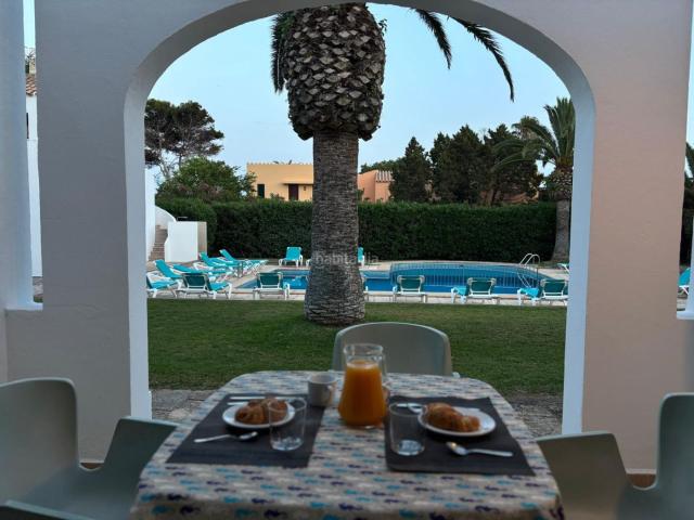 Apartamento en venta en Baleares Ciutadella de Menorca, Cala d´En Bosch Serpentona. Apartamento en planta baja en la urbanización de Son Xoriguer con licencia turística comunitaria. Apartamentos.