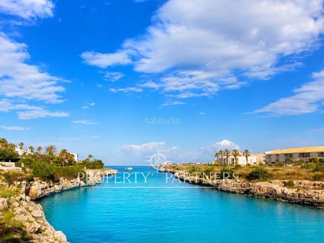 Apartamento en venta en Baleares Ciutadella de Menorca, Ciutadella. Elegante apartamento en primera linea, con acceso al mar y a 5 minutos a pie de la Playa Grand de Ciutadella de Menorca.