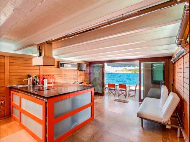 Apartamento en venta en Baleares Es Mercadal, Na Macaret. Apartamento en primera línea de mar en Macaret. Apartamentos Es.