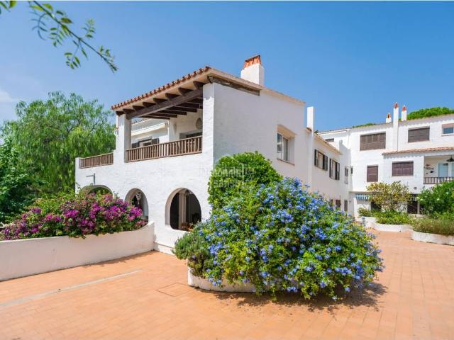 Apartamento en venta en Baleares Es Mercadal, Port d´Addaia. Amplio y encantador apartamento con vistas al puerto deportivo en Addaya, Menorca. Apartamentos Es.