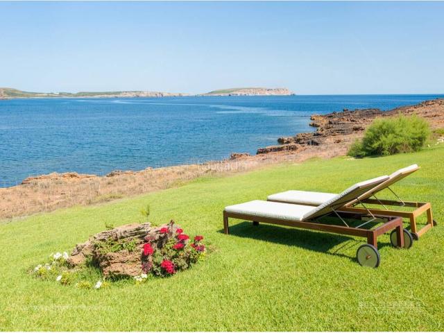 Apartamento en venta en Baleares Es Mercadal, Playas de Fornells. Apartamento en primera línea de mar. Apartamentos Es.