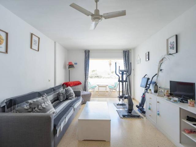 Apartamento en venta en Baleares Es Migjorn Gran, Sant Tomàs. Apartamento con vistas al mar en Santo Tomas, Menorca. Apartamentos Es Migjorn.