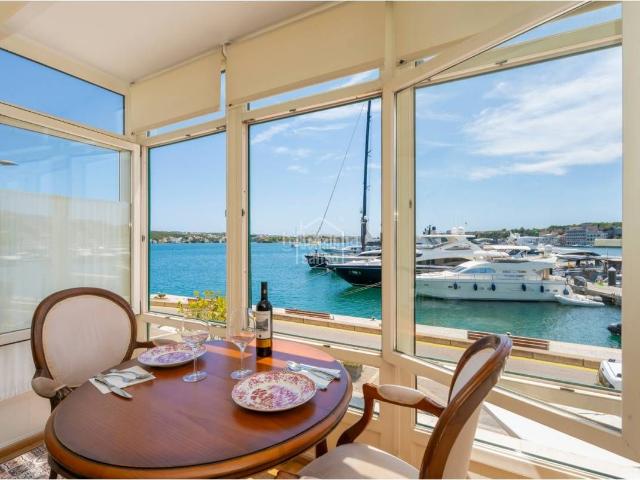 Apartamento en venta en Baleares Maó Mahón, Centre Històric. Exclusivo Apartamento en Primera línea con vistas al Puerto de Mahón Ideal para Amantes de la Náutica, Menorca. Apartamentos Maó.
