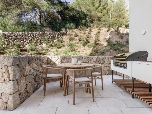 Apartamento en venta en Baleares Palma de Mallorca, Cala Major. Luminoso apartamento con vistas al mar, terraza y piscina en Cala Major. Apartamentos Palma de.