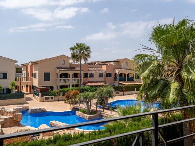 Apartamento en venta en Baleares Marratxí, Son Ramonell Es Figueral. Luminoso piso familiar con piscina, garaje y jardin. Apartamentos.