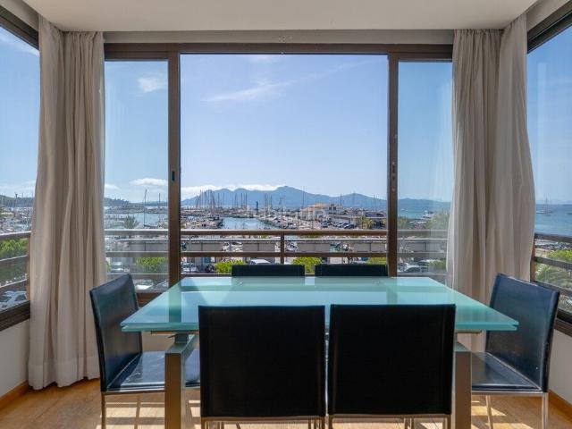 Apartamento en venta en Baleares Pollença, Port de Pollença. Apartamento en primera línea con vistas al mar en venta en Puerto Pollensa, Norte de Mallorca. Apartamentos.