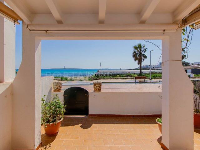 Apartamento en venta en Baleares Sant Lluís, Biniancolla Punta Prima. Casa en primera línea en venta en Punta Prima. Apartamentos Sant.