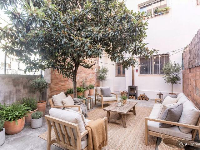 Planta baja en venta en Barcelona, Congrés Indians. Apartamento con Terraza en Sant Andreu, Barcelona Un Proyecto de Renovación en Ubicación Privilegiada. Plantas bajas.