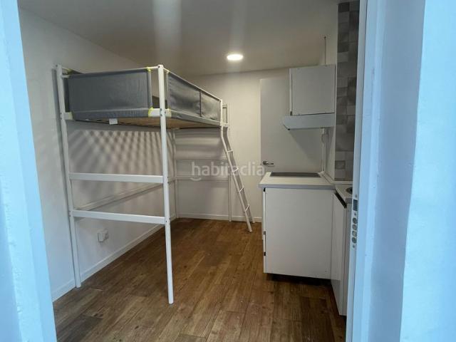 Apartamento en venta en Barcelona, Carmel. Local de 18m2 reformado en la zona del Carmel de Barcelona. Apartamentos.