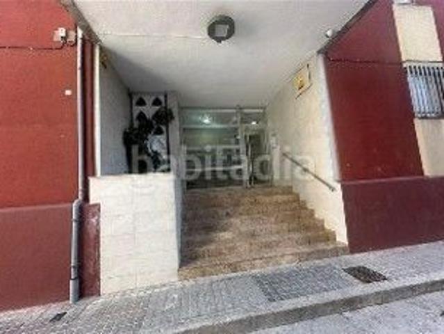 Apartamento en venta en Barcelona, Ciutat Meridiana. Apartamentos.