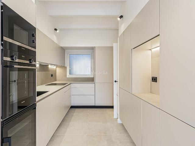 Apartamento en venta en Barcelona, Barri de les Corts. Apartamentos.
