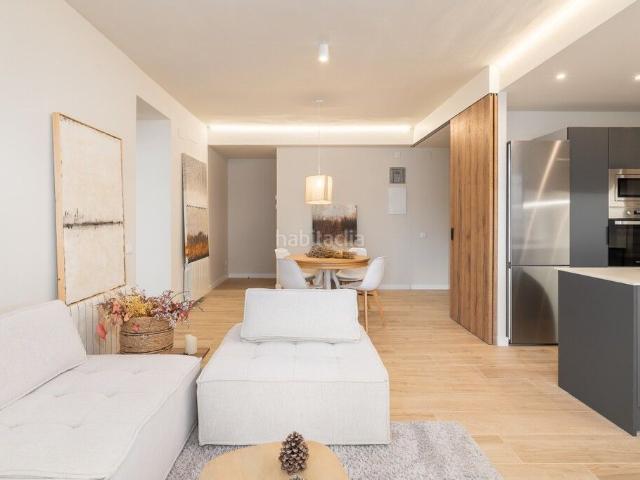 Apartamento en venta en Barcelona, Barri de les Corts. PISO RENOVADO MUY LUMINOSO EN DIAGONAL. Apartamentos.